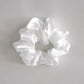 silke scrunchie white
