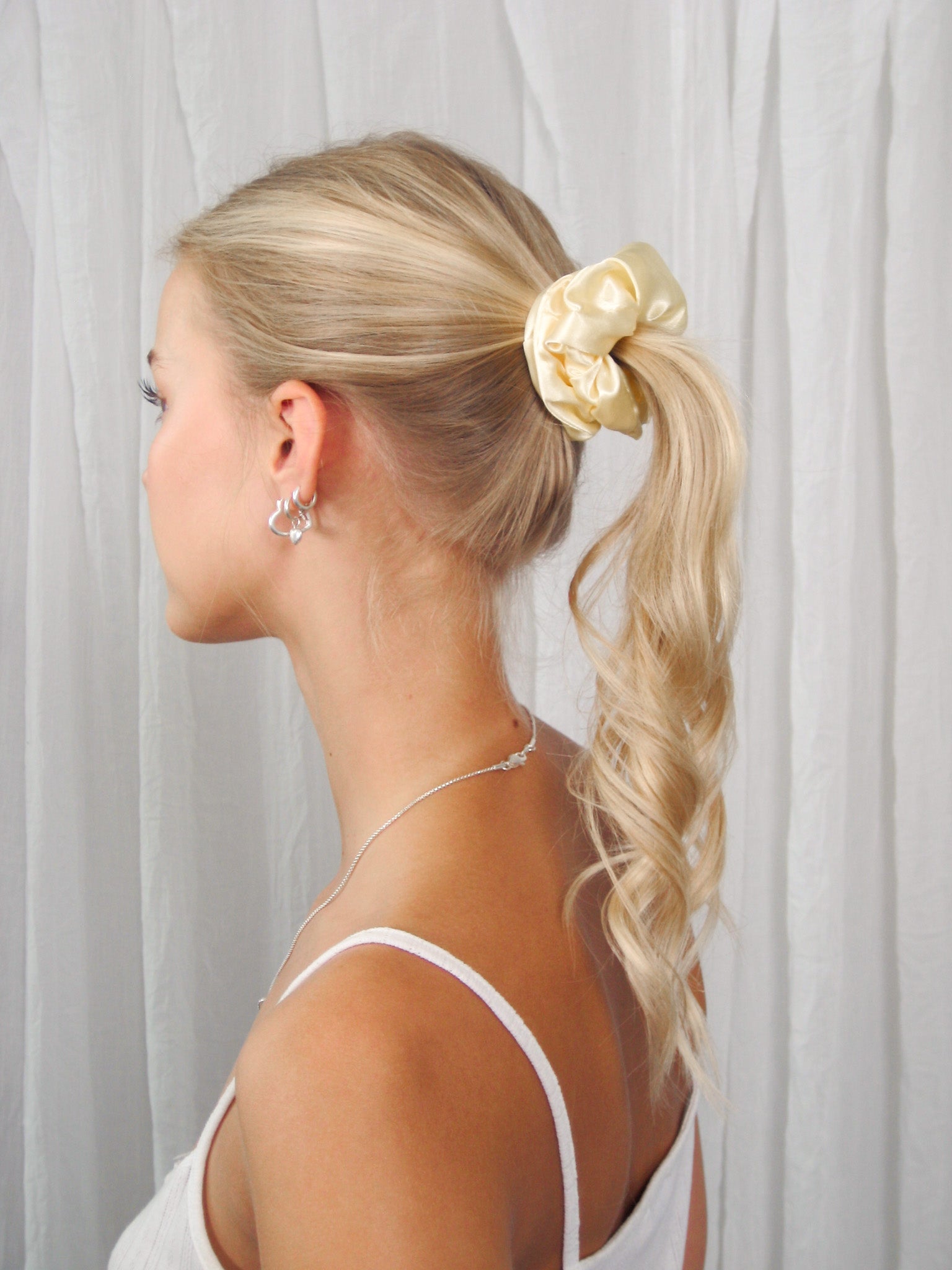 Satin Scrunchie Gul