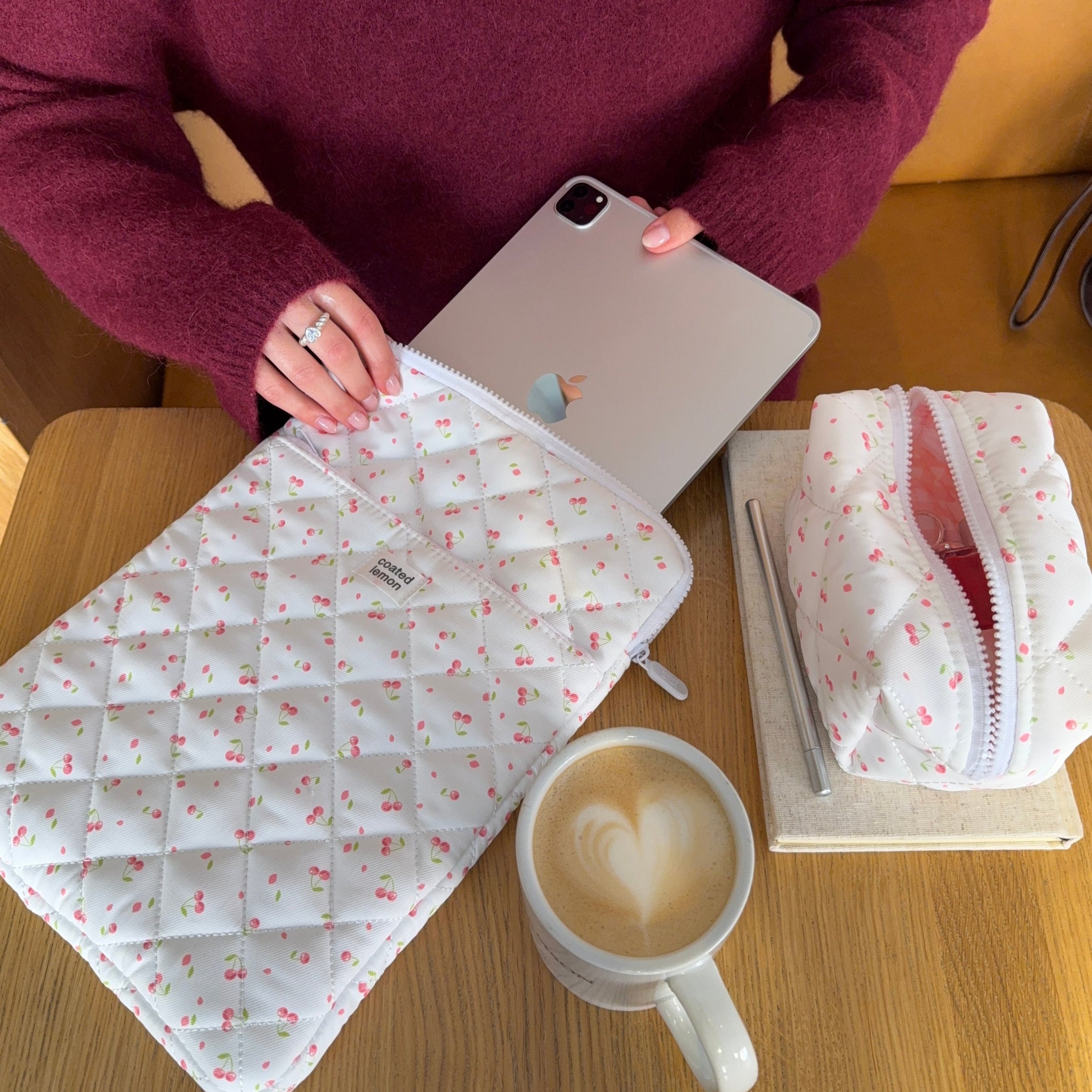 Cherry iPad Mappe