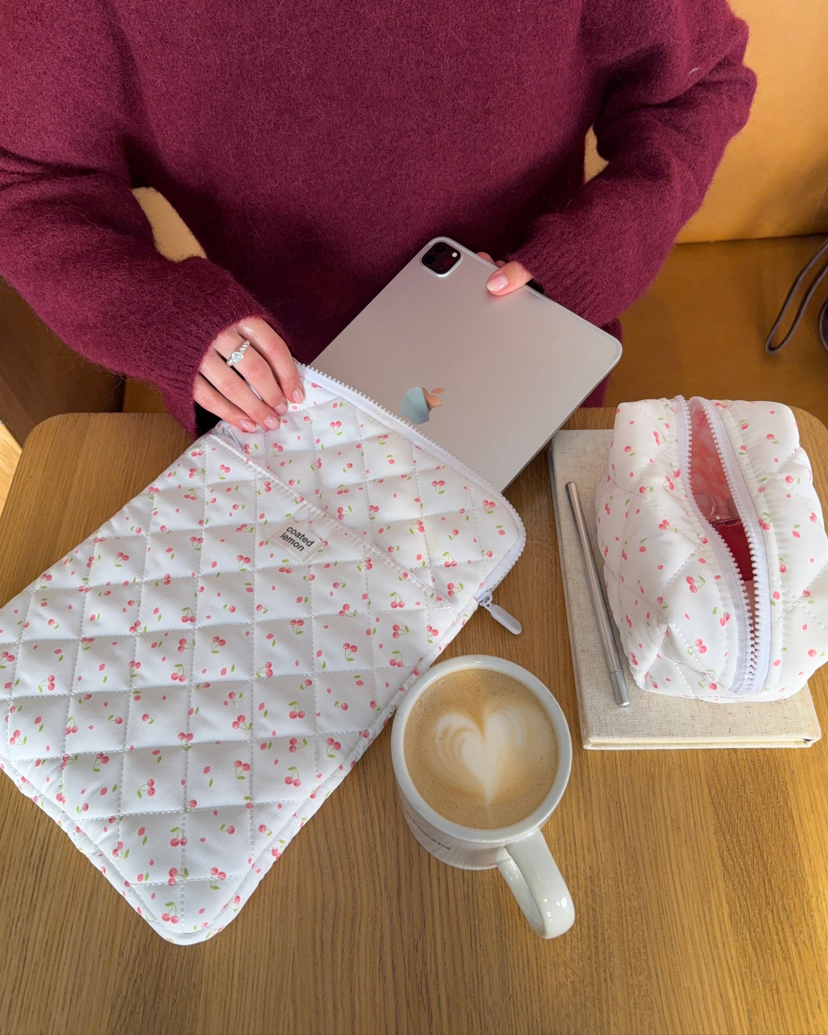 Cherry iPad Mappe