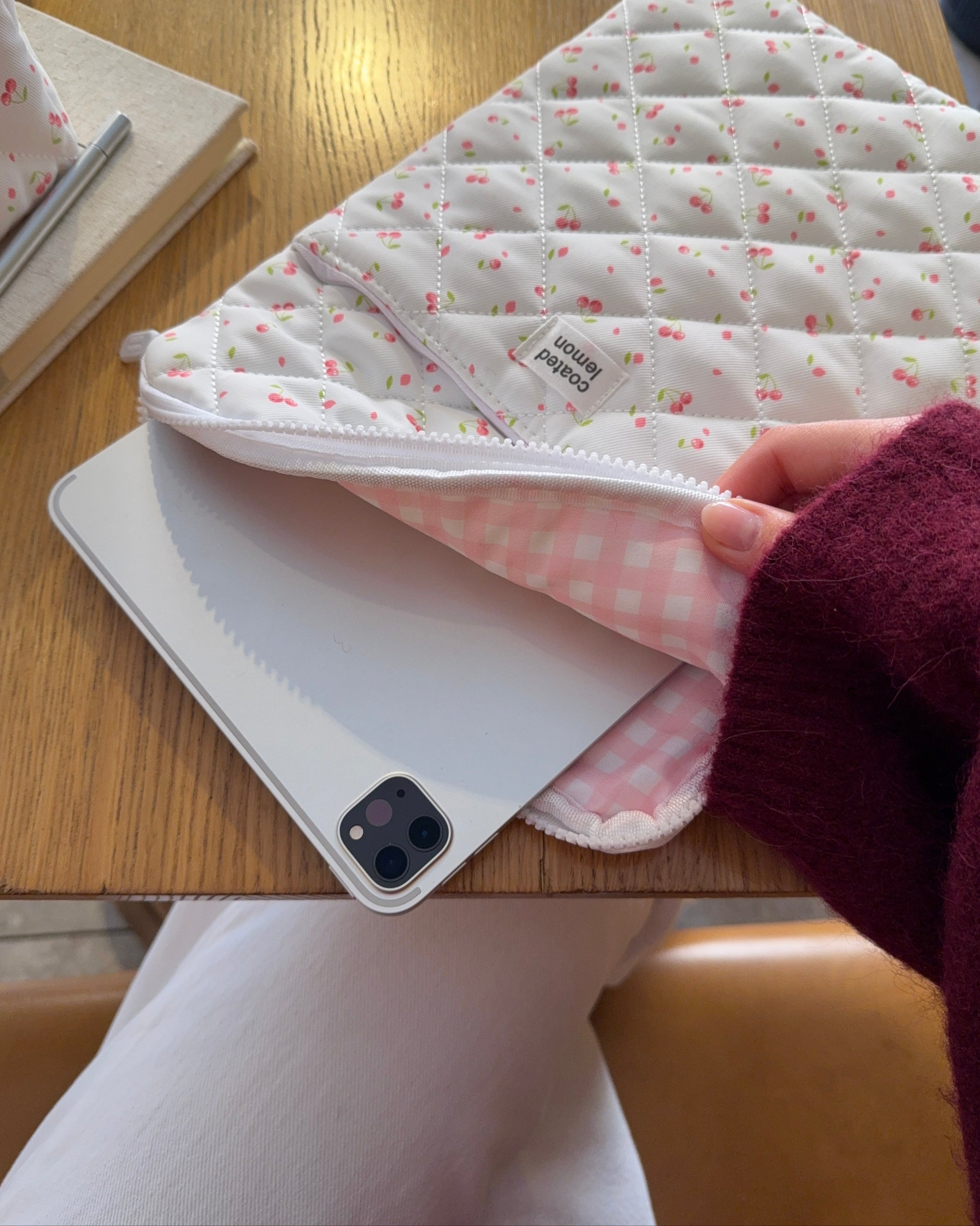 Cherry iPad Mappe