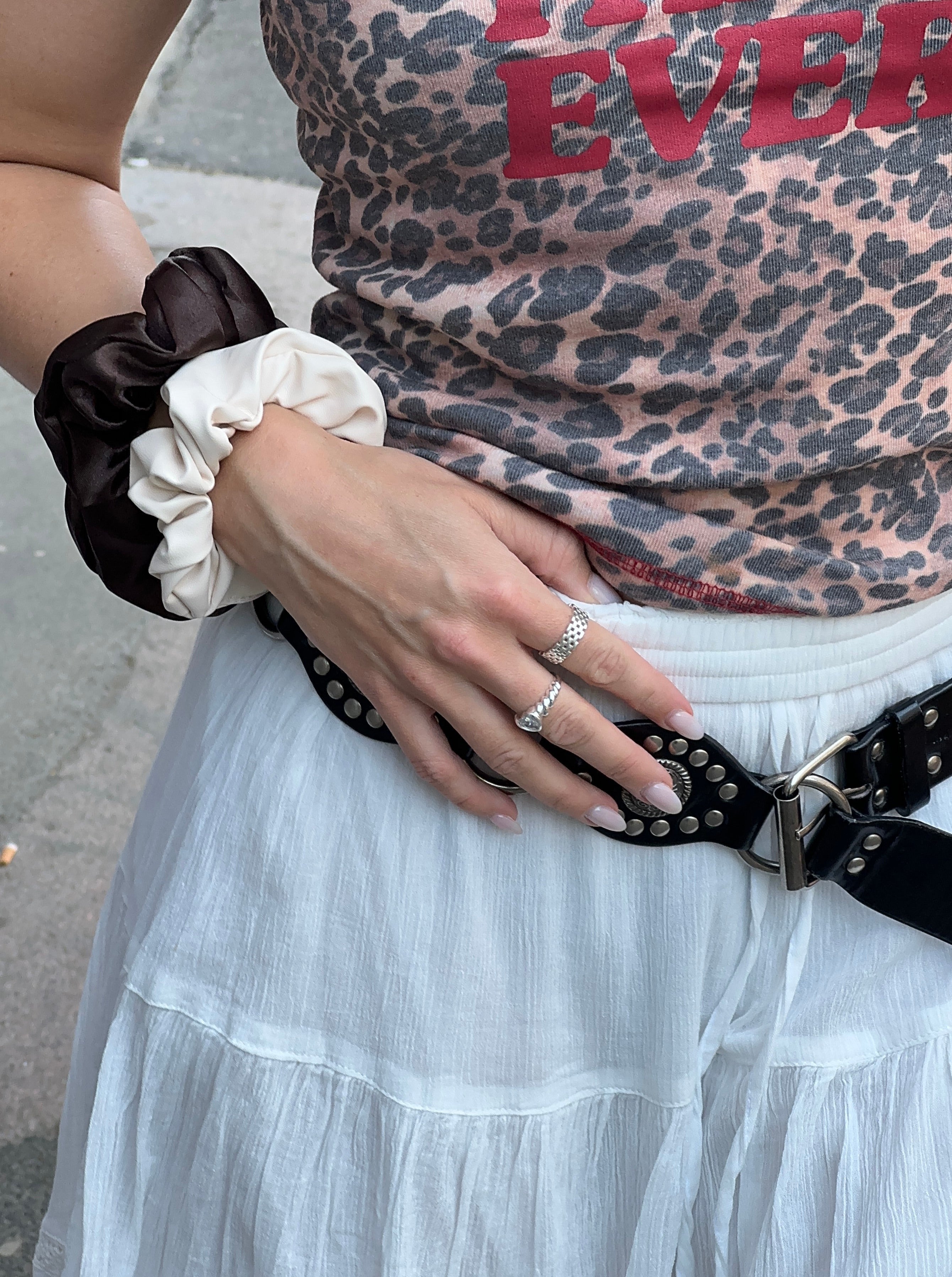 Satin Scrunchie Mørk Brun