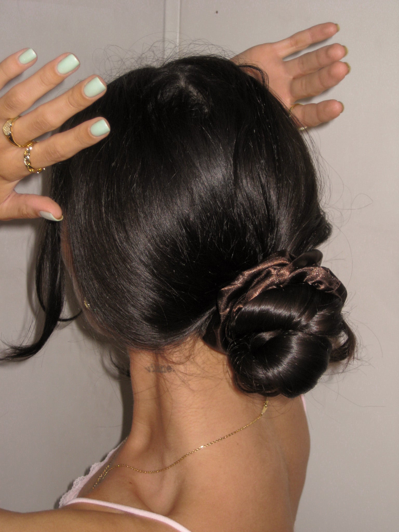 Satin Scrunchie Mørk Brun