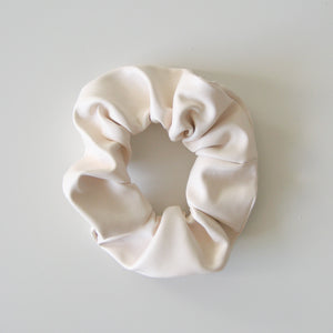 Scrunchie Skinn Kremhvit