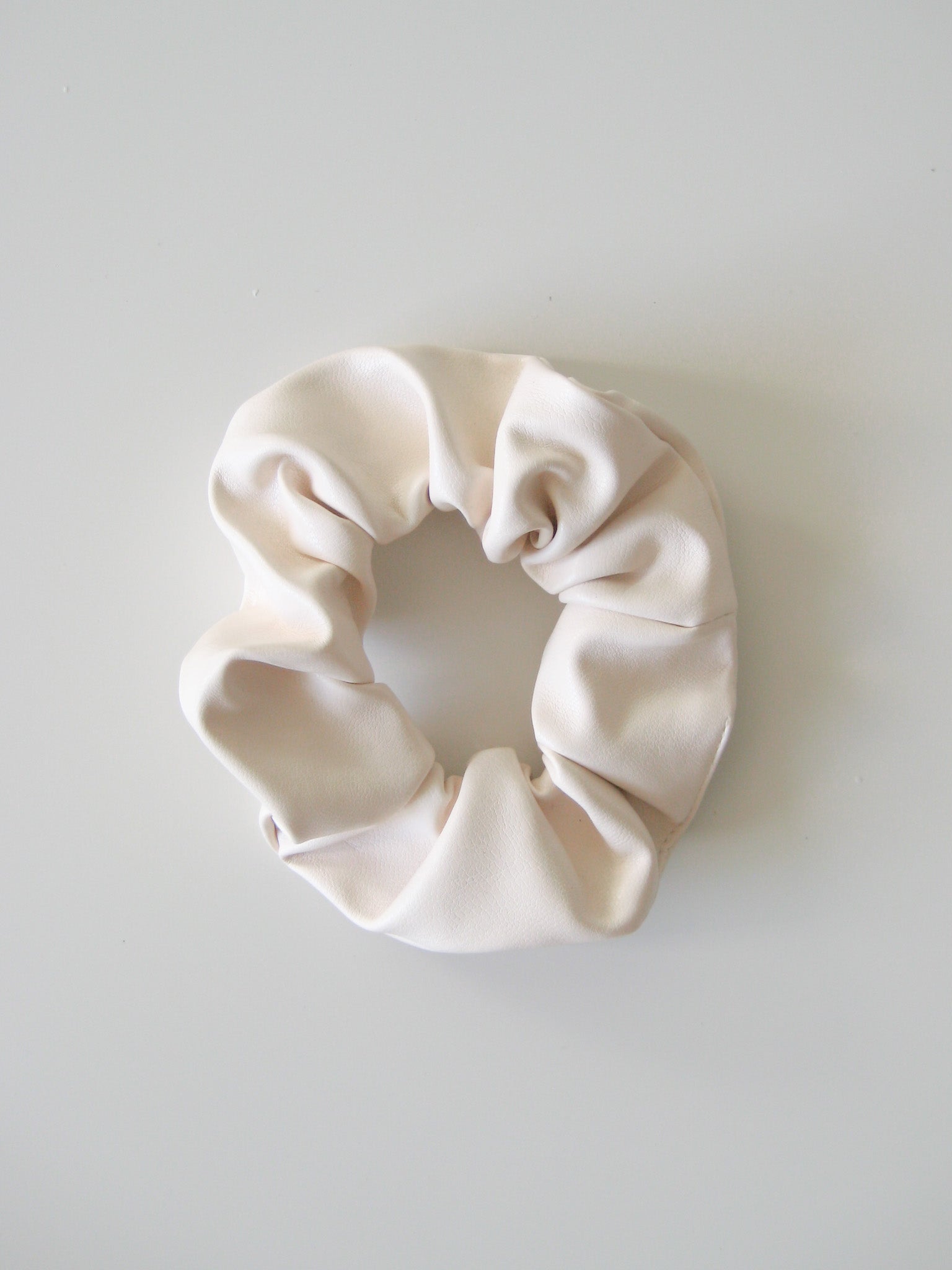 Scrunchie Skinn Kremhvit